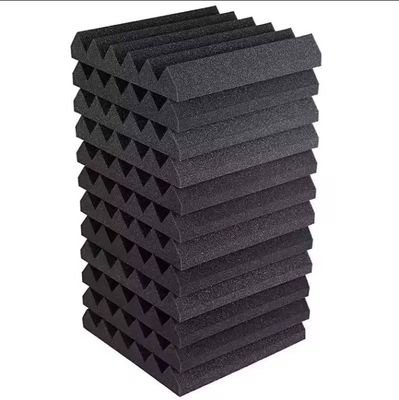 製造者の超音響隔離材料 PU 泡 14-60kg/m3密度 黒