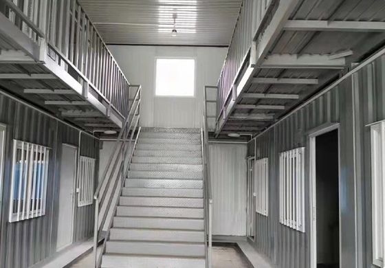 現代の農家のデザインスタイル アパートビルのためのコンテナの住居