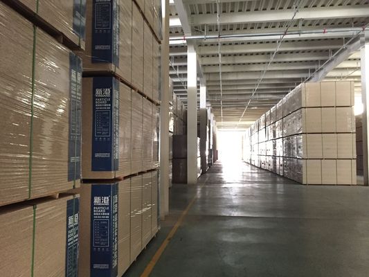 高級生産技術 アパートの表面仕上げソリューションのためのチップボード